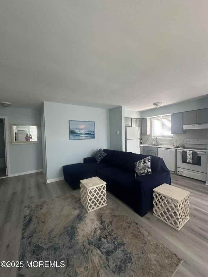 1382 Ocean Ave #A7