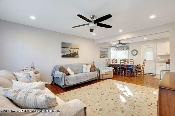 272 Hearn Ave - Photo 2 of 10