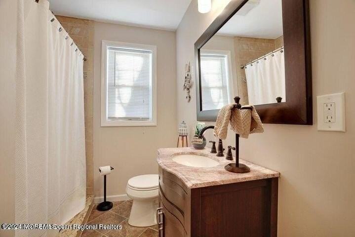 272 Hearn Ave - Photo 7 of 10
