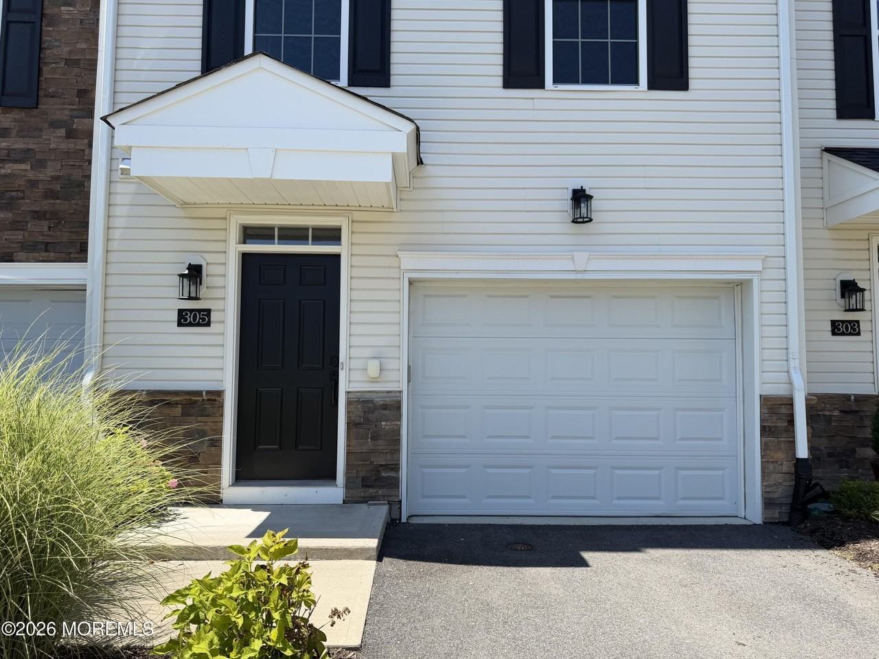 305 Spirit Way - Photo 3 of 33