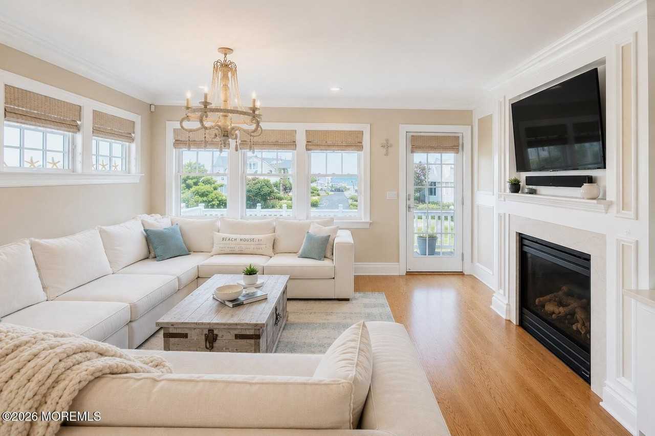 1246 Ocean Ave #B - Photo 5 of 23