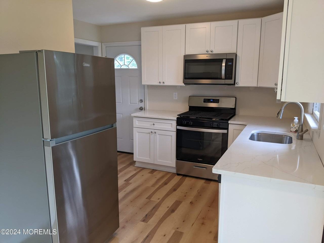 509 Stone Rd - Photo 3 of 15