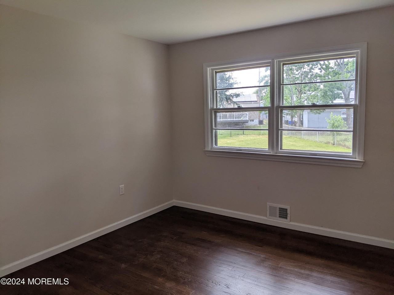 509 Stone Rd - Photo 7 of 15