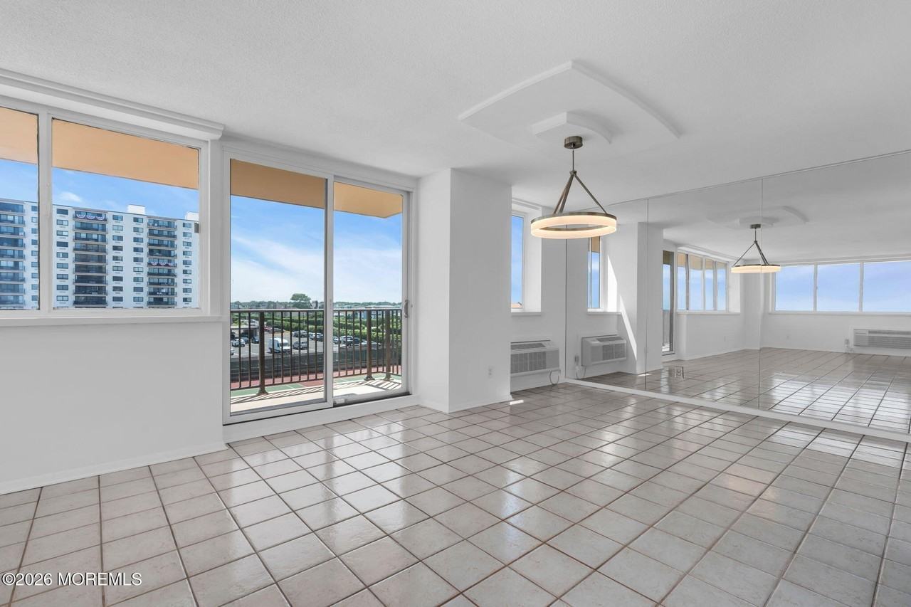 55 Ocean Ave #3L - Photo 3 of 45