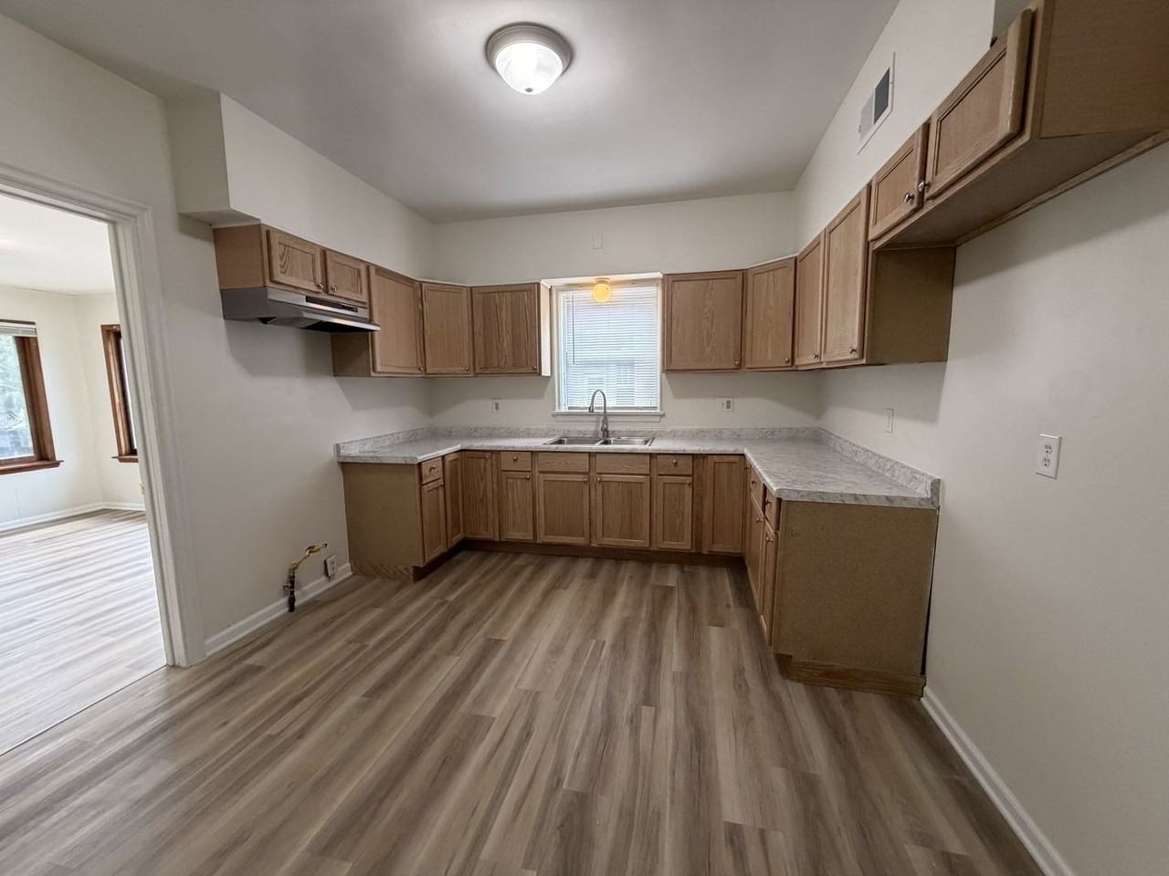 416 College Ave #1 - Photo 3 of 11