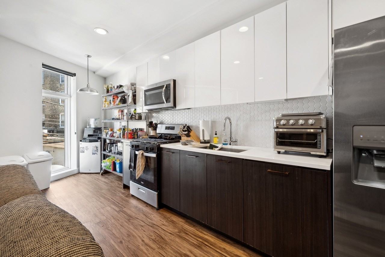 1045 W Cornelia Ave #404 - Photo 4 of 18