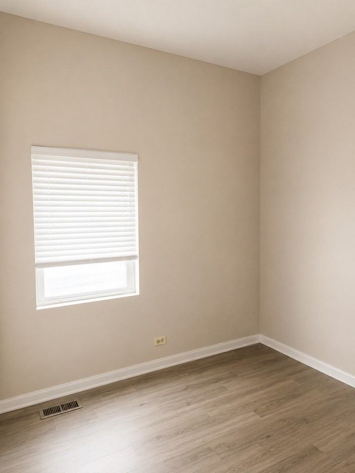 8443 S Green St - Photo 6 of 10