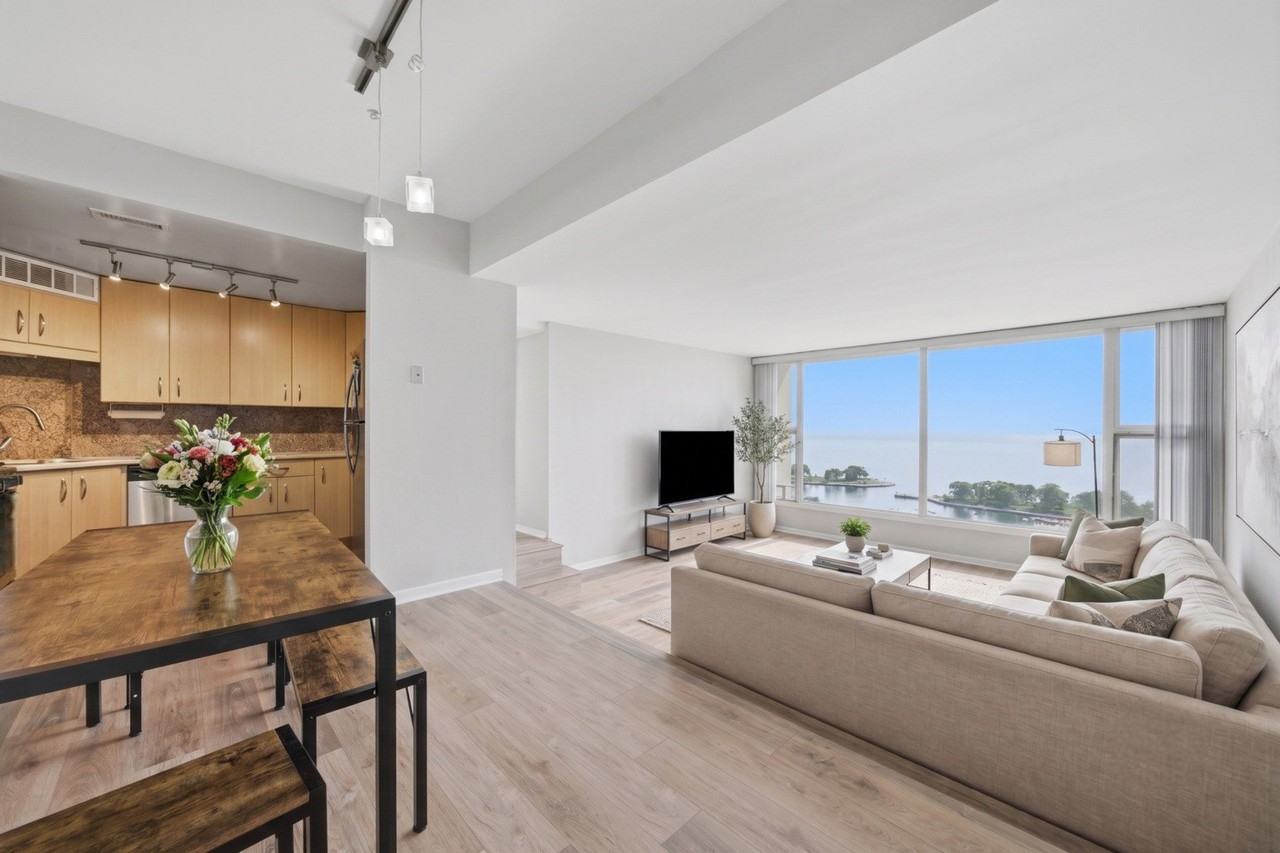 3200 N Lake Shore Dr #2102 - Photo 4 of 19