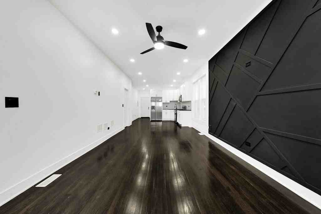 6607 S Oakley Ave #1 - Photo 2 of 11