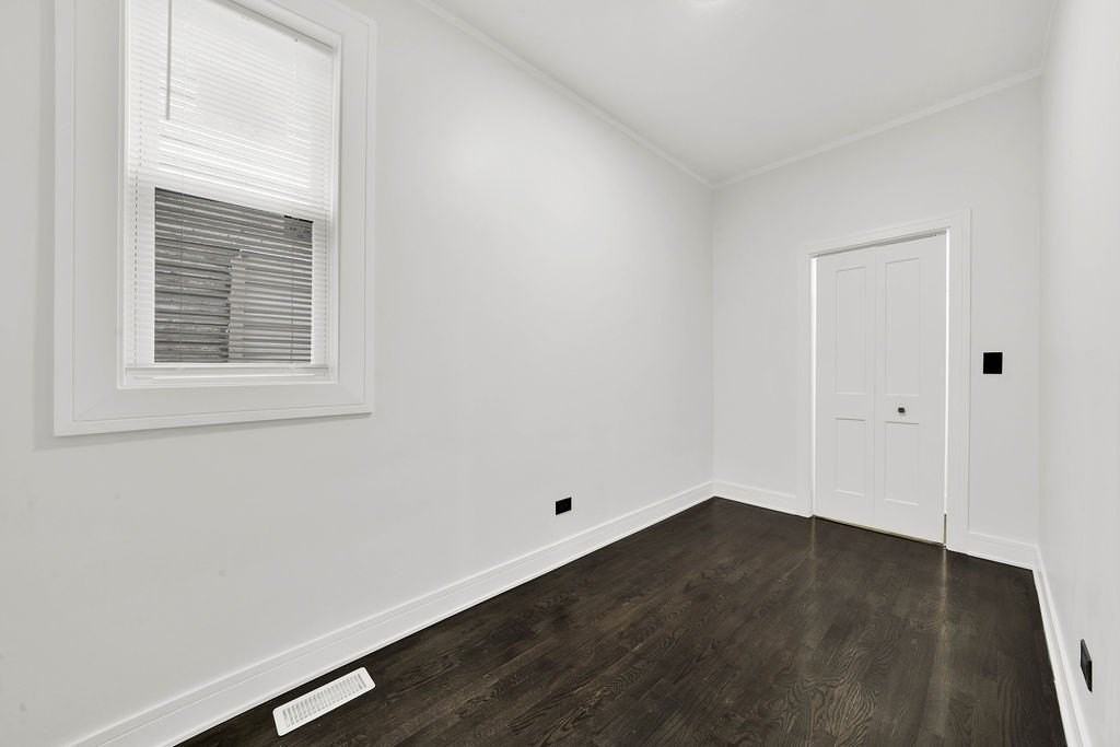 6607 S Oakley Ave #1 - Photo 5 of 11
