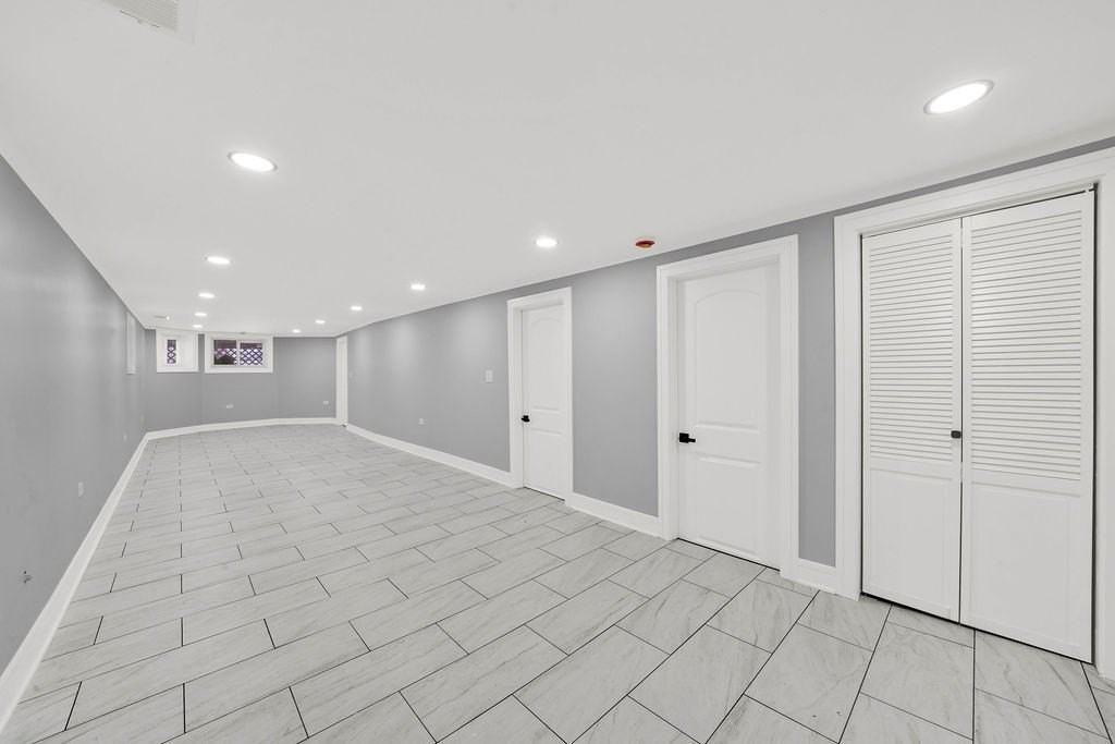6607 S Oakley Ave #1 - Photo 7 of 11