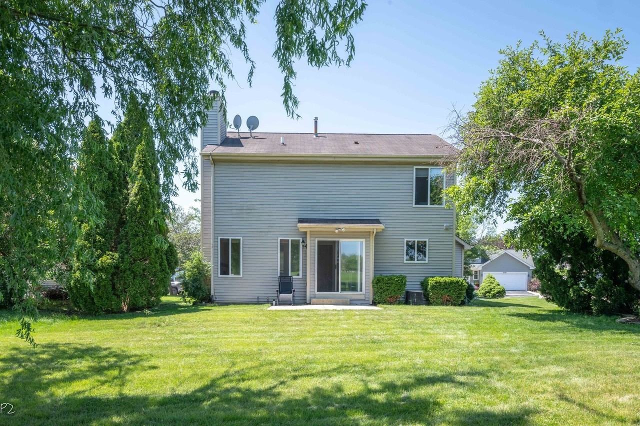 21258 W Cascade Ct - Photo 2 of 4