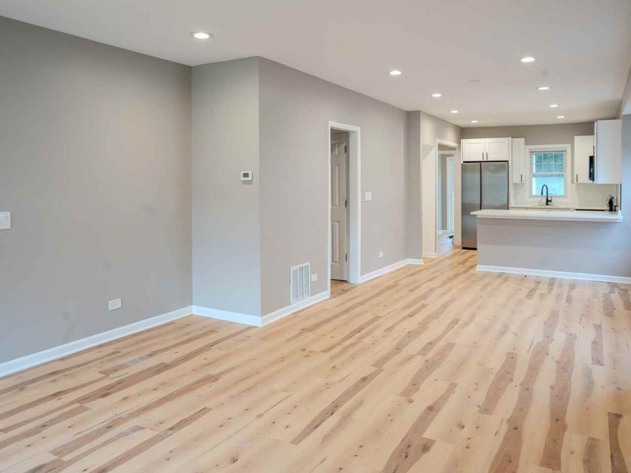 523 S Monterey Ave - Photo 3 of 30