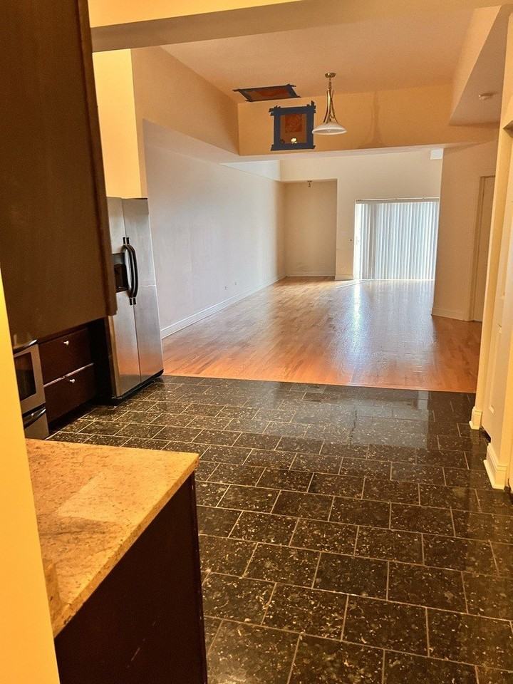 5758 N California Ave #3C - Photo 5 of 13