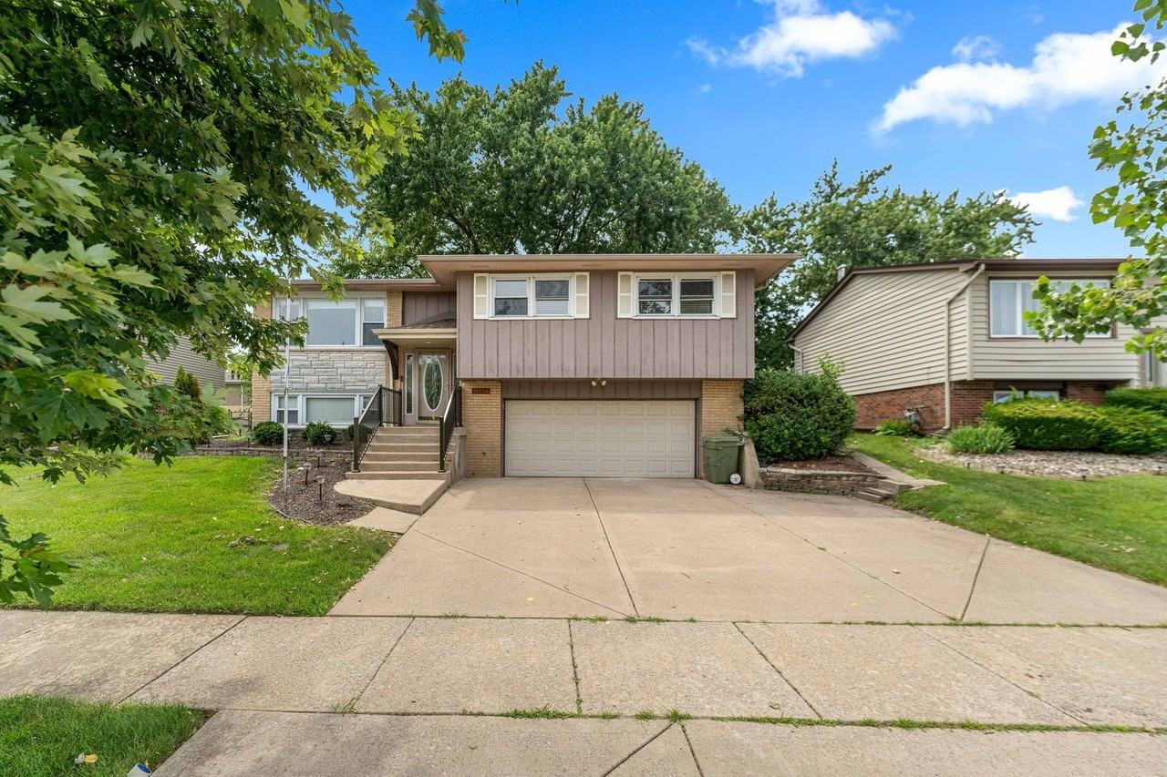 15954 Ozark Ave - Photo 2 of 35