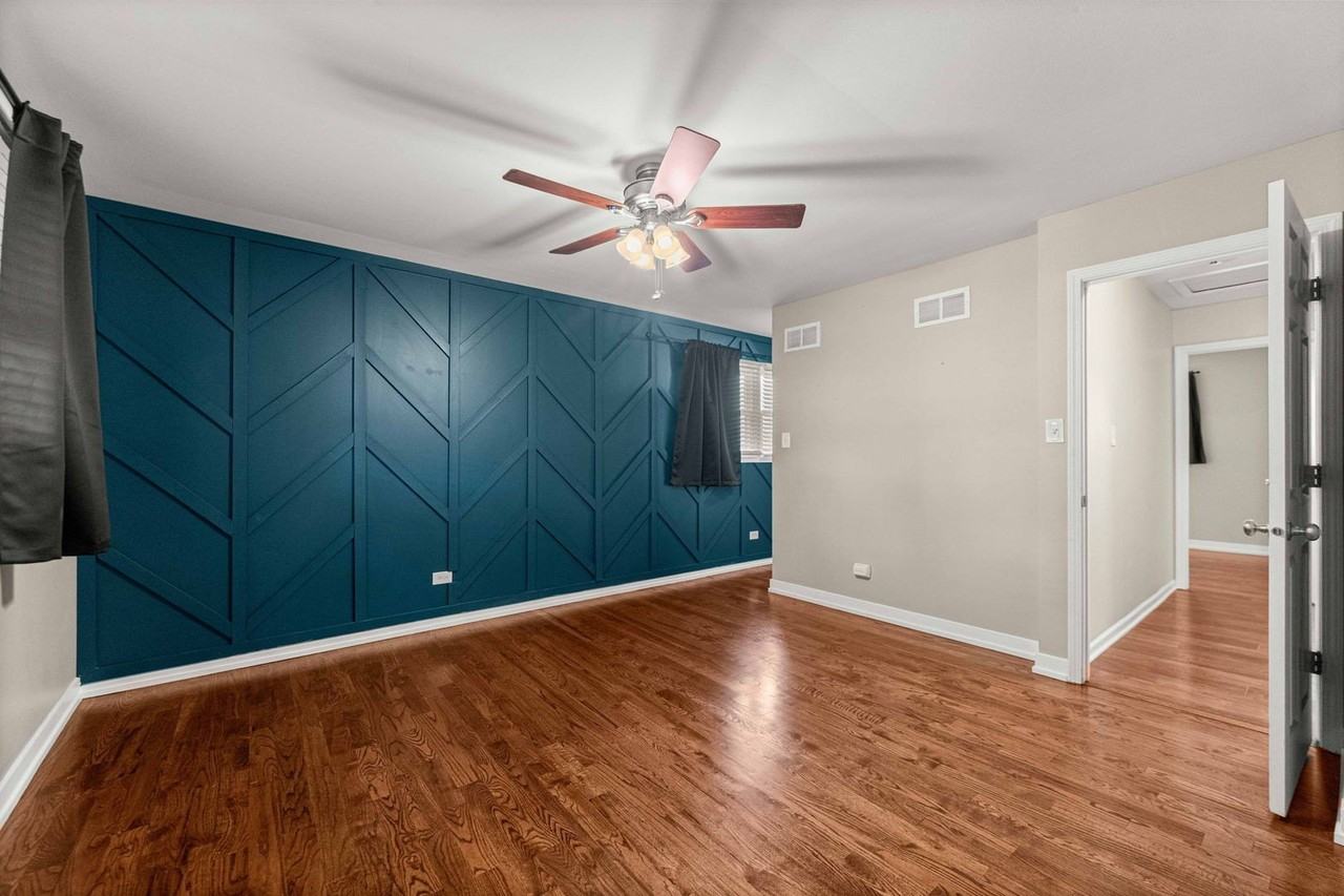 15954 Ozark Ave - Photo 7 of 35