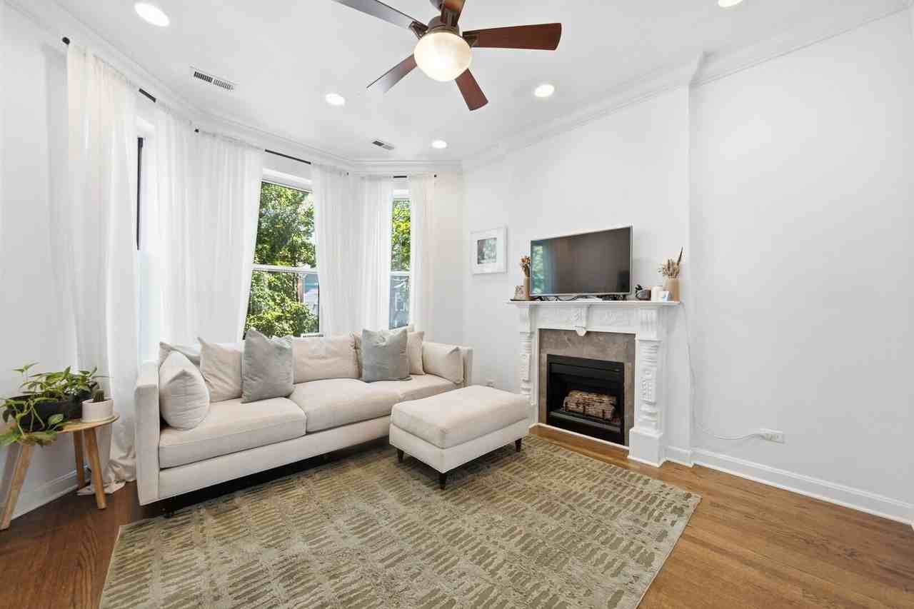 3742 N Janssen Ave #2 - Photo 5 of 19