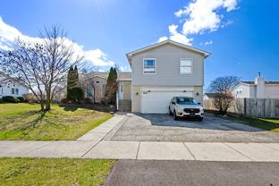 649 Hiawatha Dr - Photo 1 of 1