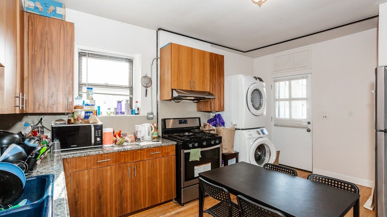 618 S Racine Ave #2 - Photo 5 of 10