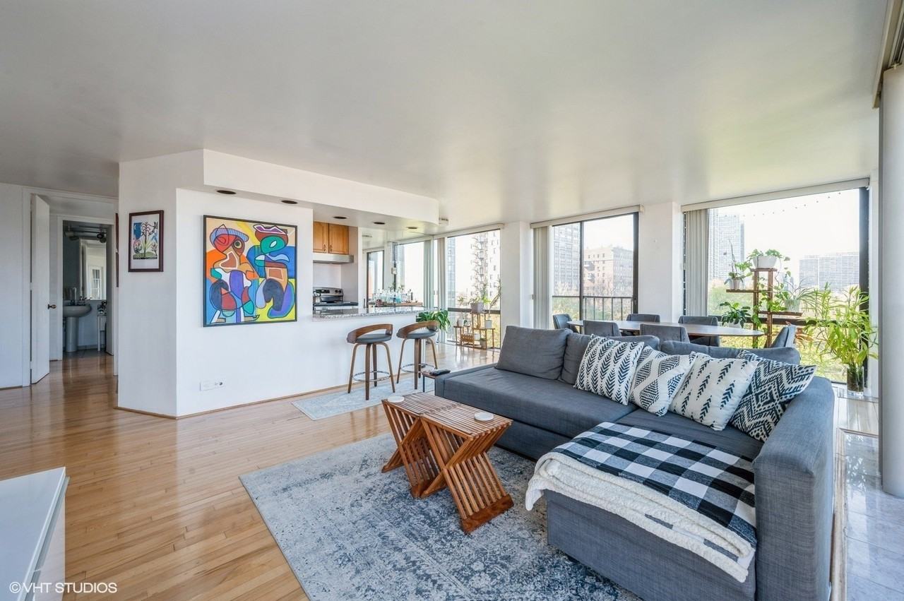 345 W Fullerton Pkwy #801 - Photo 7 of 15