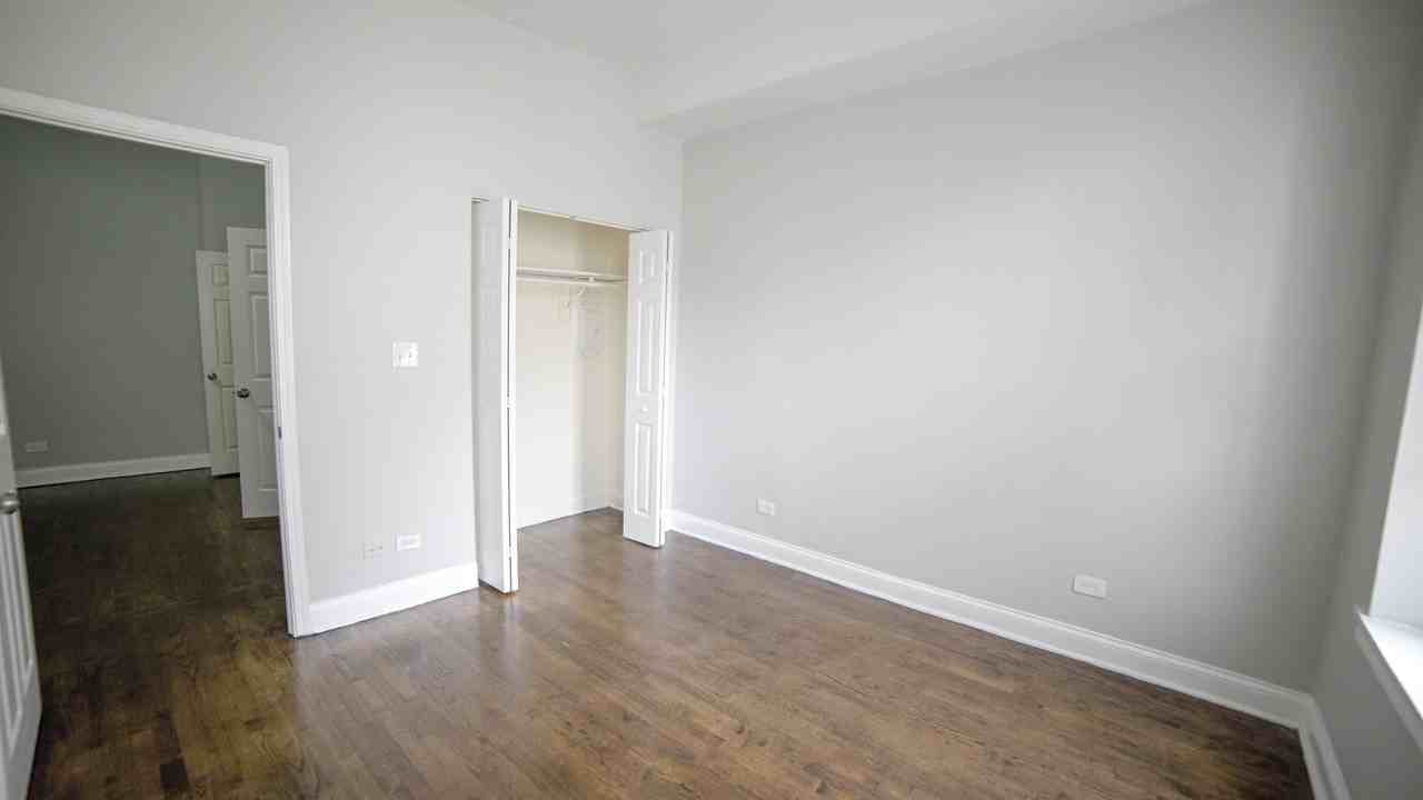 1322 W 18th Pl #1F - Photo 4 of 6