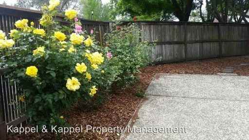 1315 Pinewood Ct - Photo 2 of 11