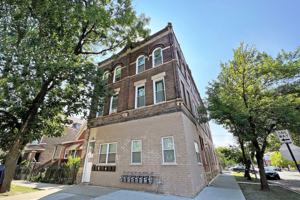 featured image of 2400 S Troy St #2R