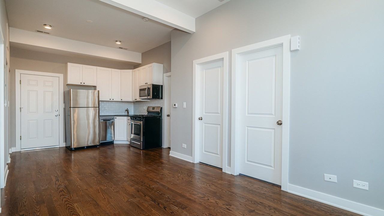 2400 S Troy St #2R - Photo 2 of 8