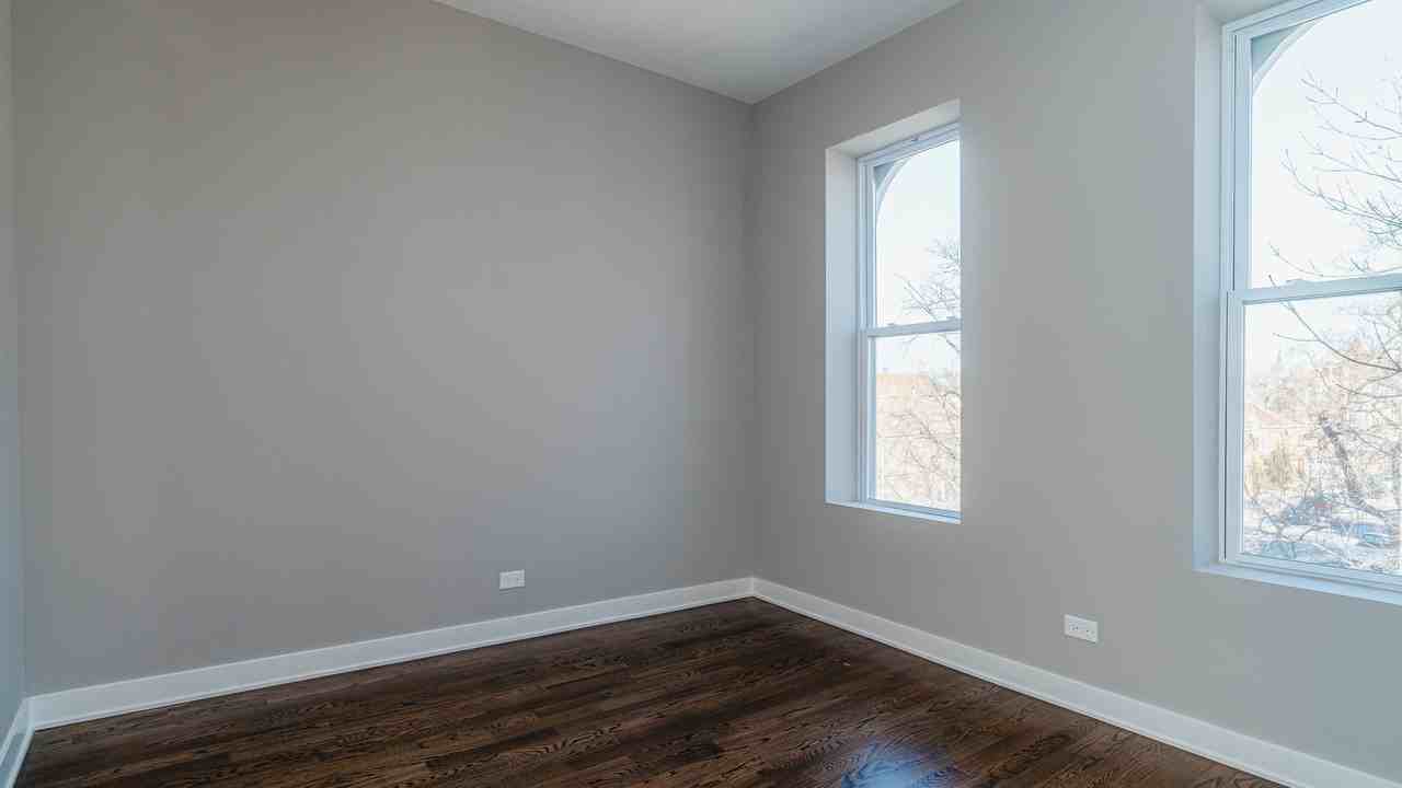 2400 S Troy St #2R - Photo 5 of 8