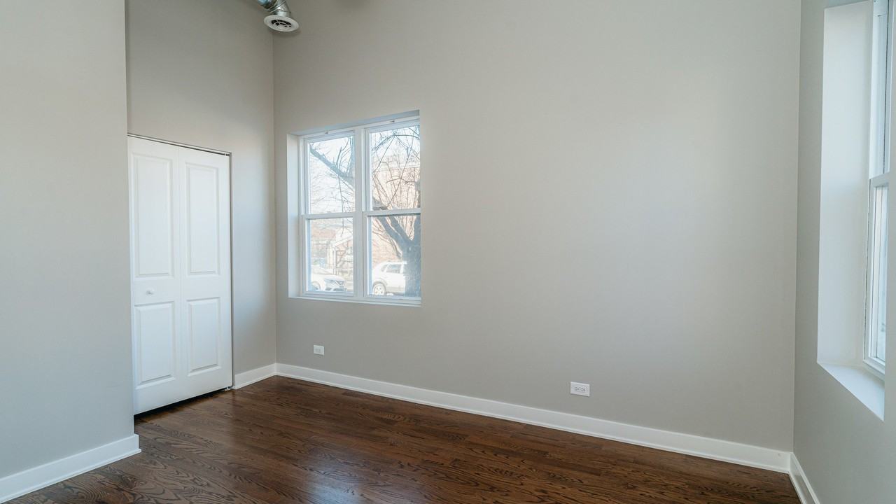 2400 S Troy St #2R - Photo 6 of 8