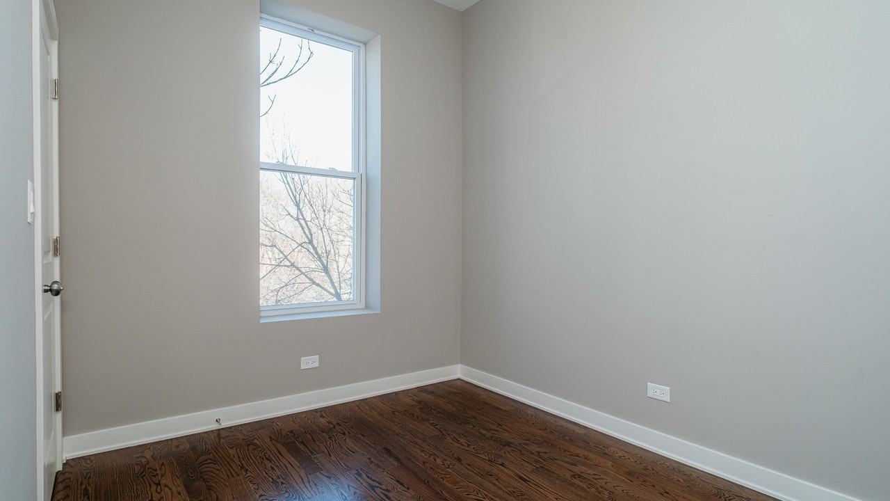 2400 S Troy St #2R - Photo 7 of 8