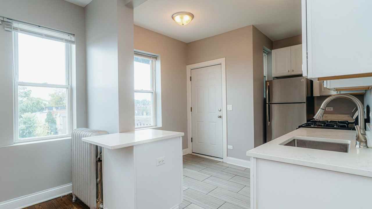 3853 W Schubert Ave #1 - Photo 5 of 11