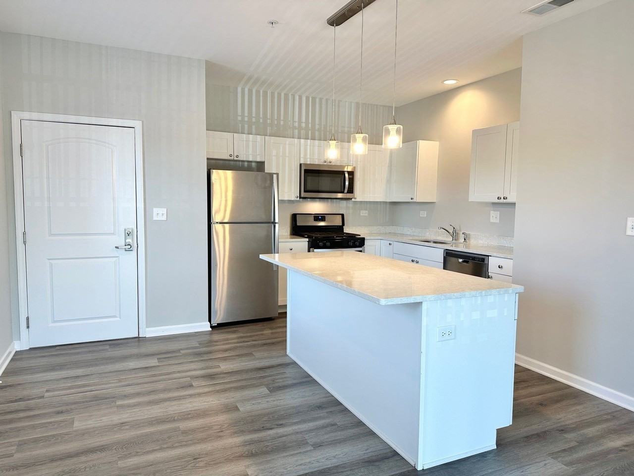 301 N Madison St #3A - Photo 3 of 16