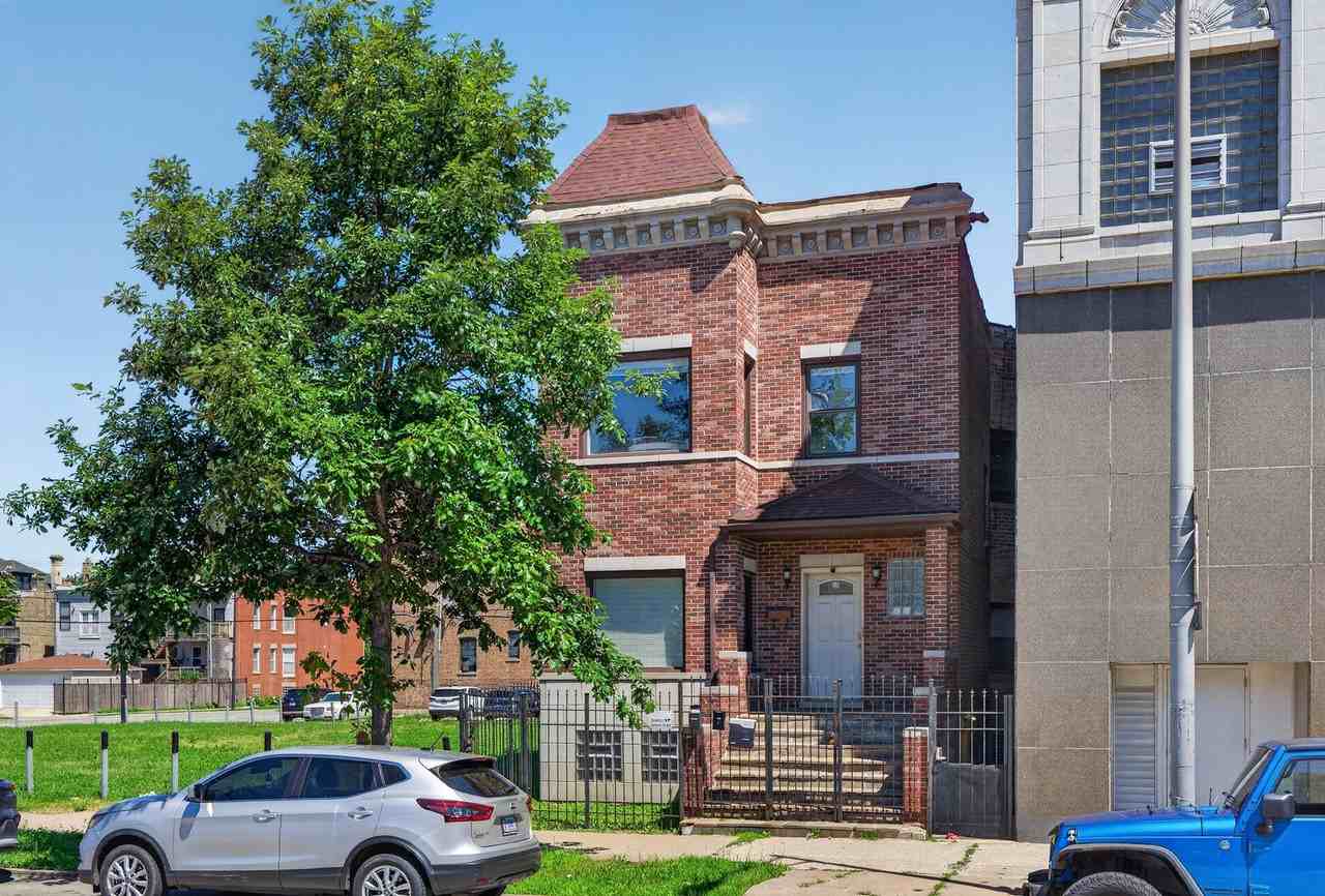 3354 W Jackson Blvd #2 - Photo 2 of 20