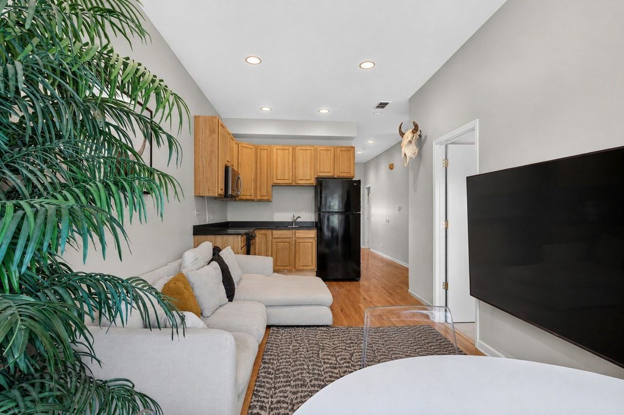 3354 W Jackson Blvd #2 - Photo 6 of 20