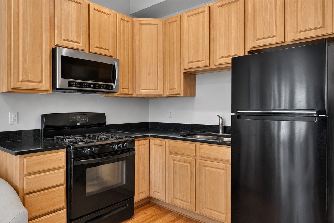 3354 W Jackson Blvd #2 - Photo 7 of 20