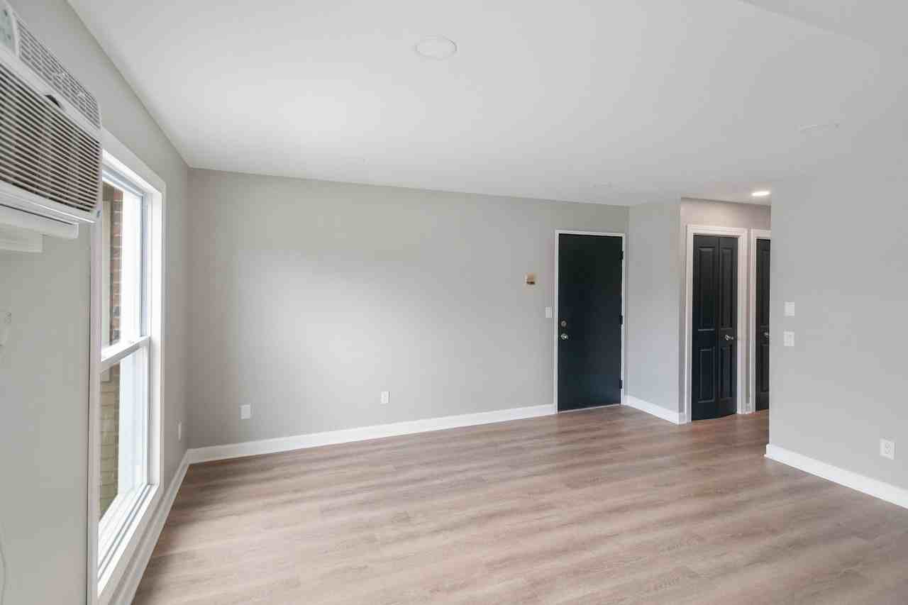 405 E Reed St #4 - Photo 6 of 13