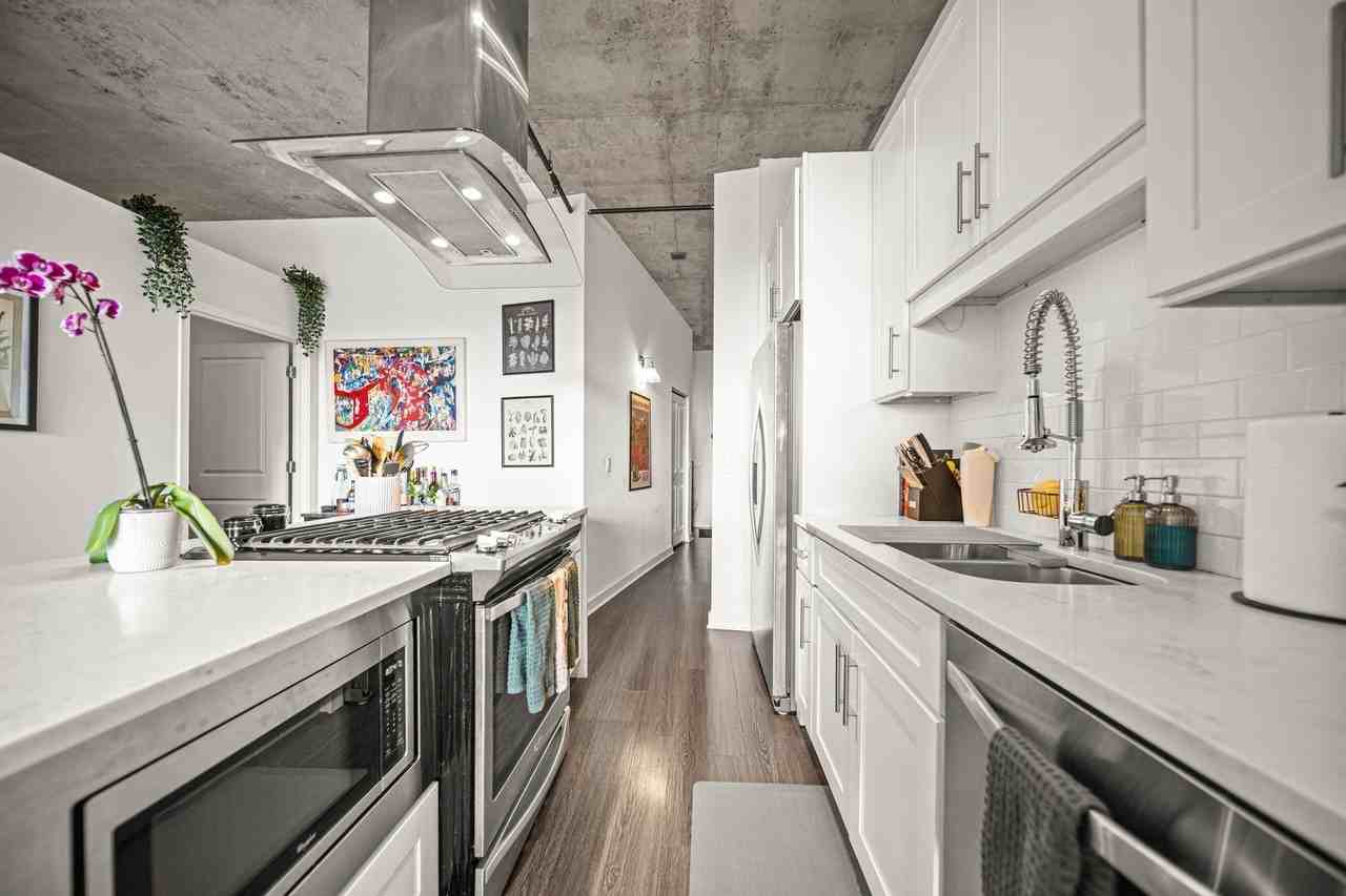 50 E 16th St #312 - Photo 4 of 18