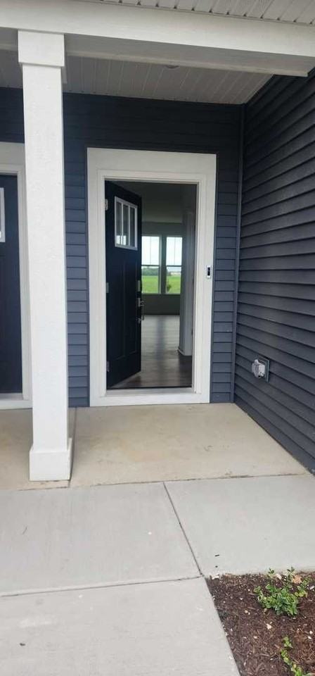 25704 W Wakefield Dr - Photo 2 of 5