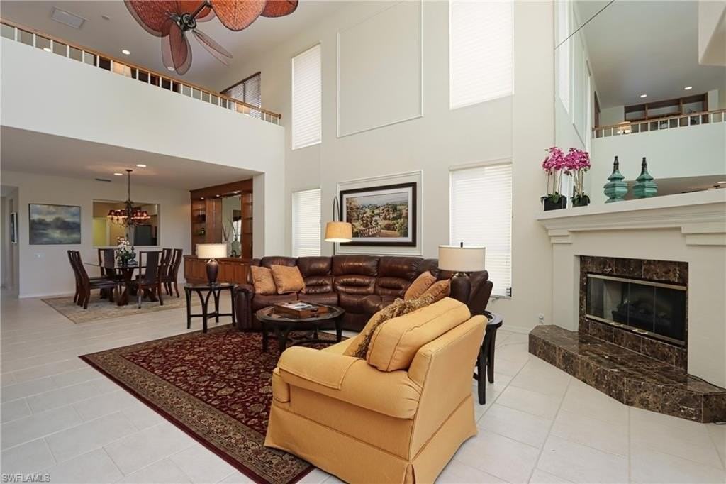 5901 Ashford Ln - Photo 3 of 30