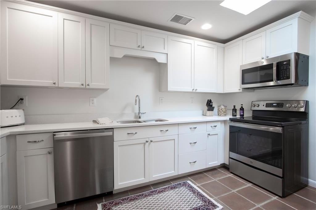 359 2nd Ave N - Photo 7 of 41