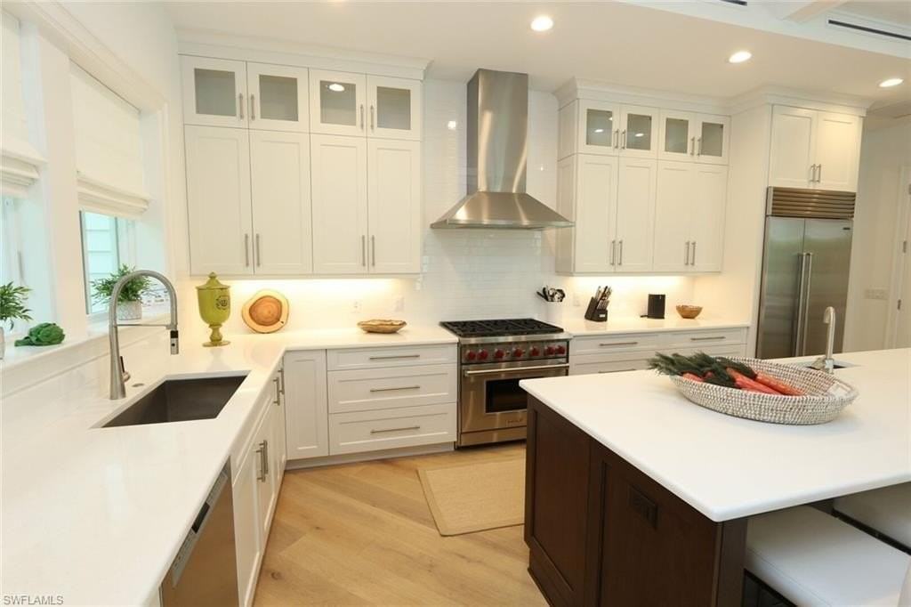 300 2nd Ave N - Photo 7 of 41