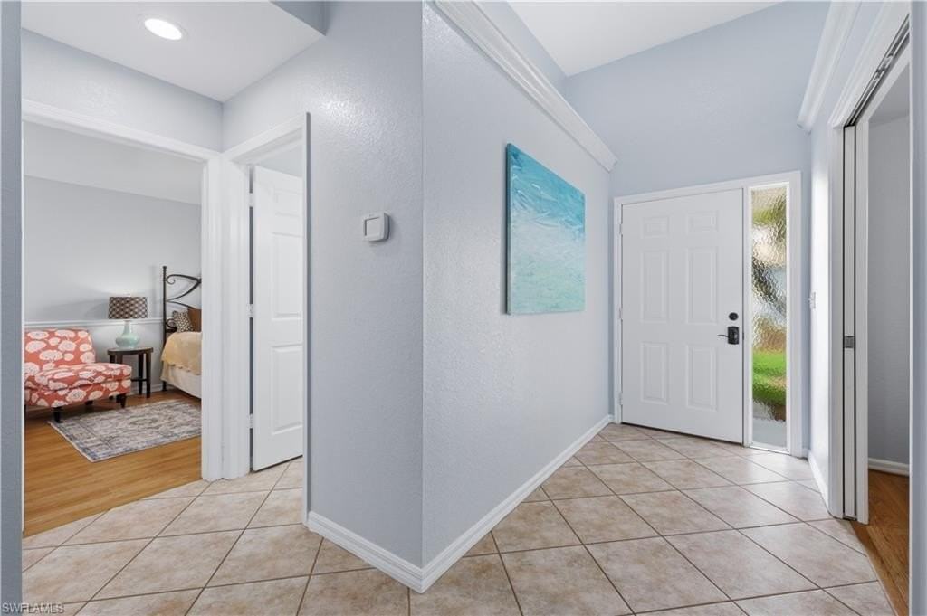5778 Greenwood Cir - Photo 4 of 33