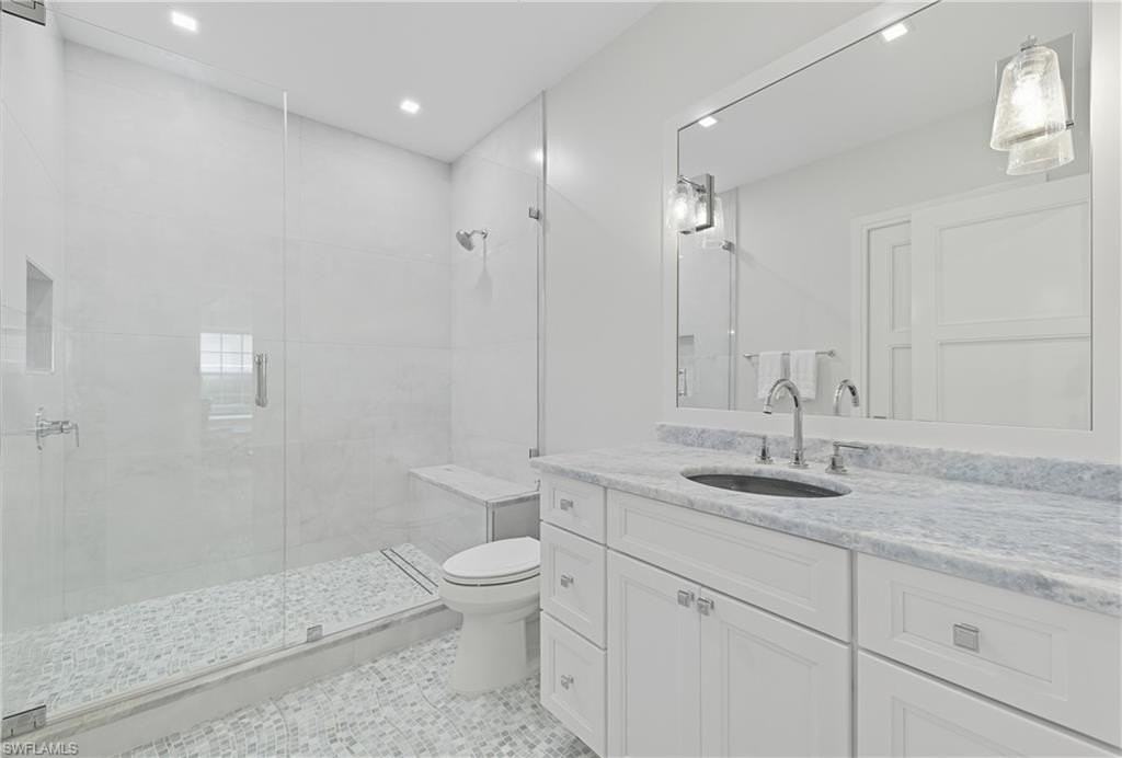 360 Carlton Pl #11 - Photo 5 of 38