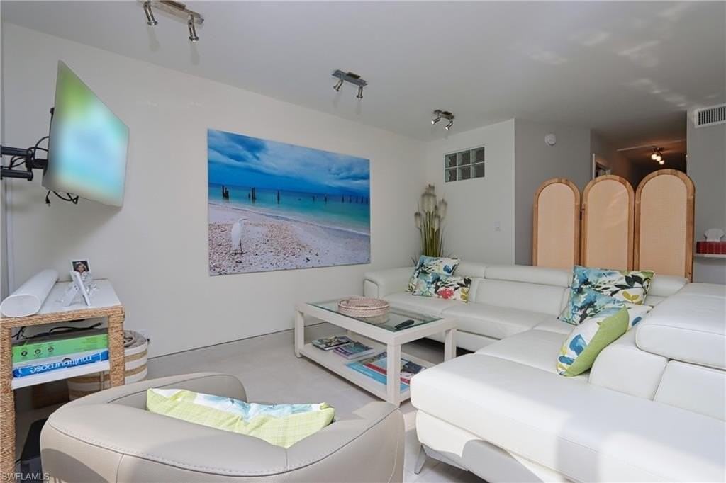 2500 Gulf Shore Blvd N #S6 - Photo 5 of 22