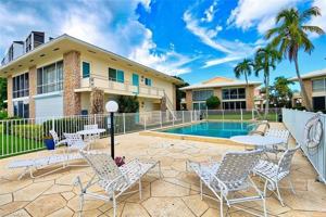 featured image of 2500 Gulf Shore Blvd N #S6