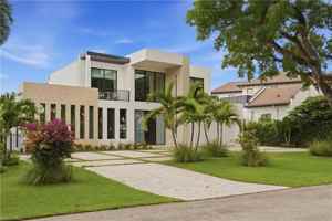 featured image of 590 6th Ave N