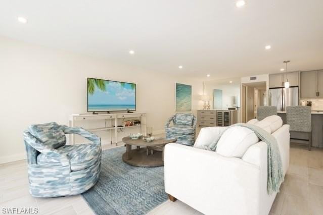 2850 Gulf Shore Blvd N #102 - Photo 5 of 25