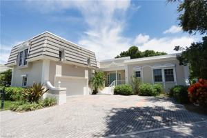featured image of 5916 Chanteclair Dr #8