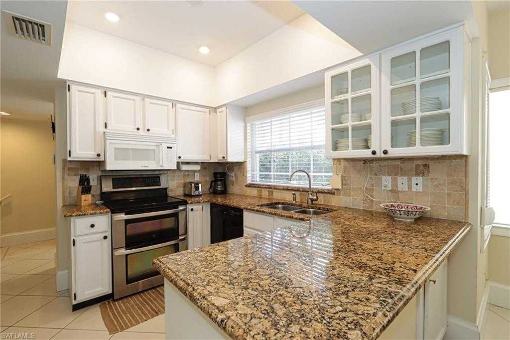 5916 Chanteclair Dr #8 - Photo 7 of 25